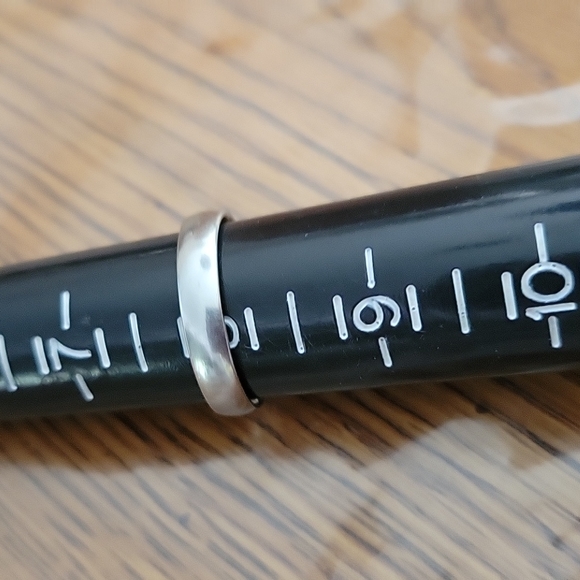 Beautiful Ring - Picture 3 of 3